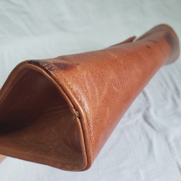 Catherine Rapetti distressed leather clutch - Picture 7 of 11